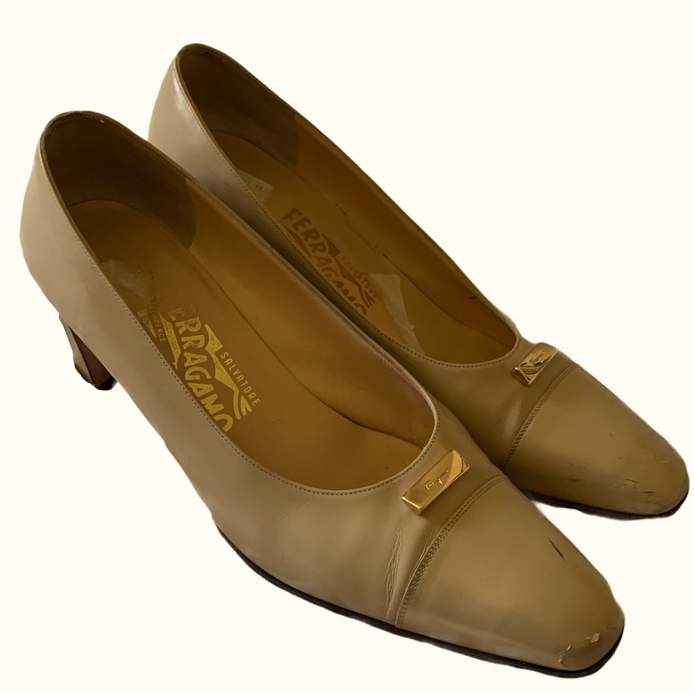 Vintage Salvatore Ferragamo Italian Taupe Heels